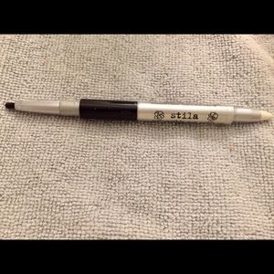 A Stila Convertible Eye Color Pencil in Onyx 😄