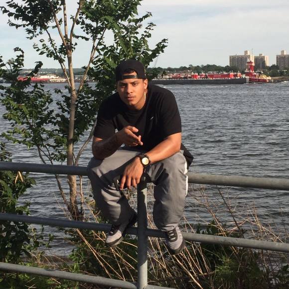 Meet your Posher, Justin - Picture 1 of 1