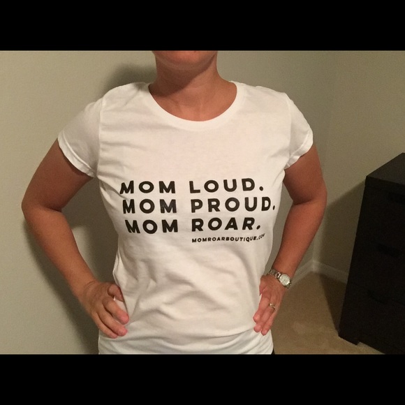 NWT Mom Roar White Fitted Tee - Picture 2 of 3