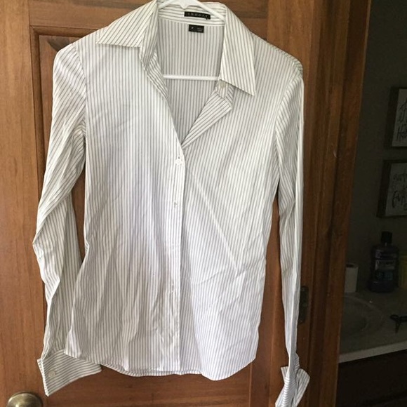 Theory brand top size petite