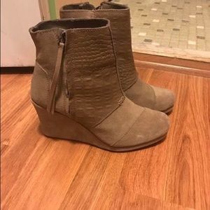 Toms Wedges