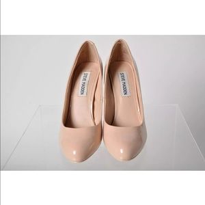 Steve Madden classic pumps peach color