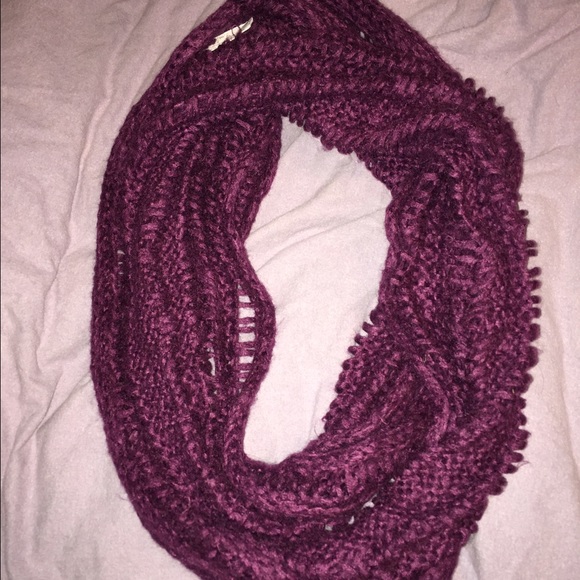 Leith purple scarf