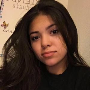 Meet your Posher, Alaura