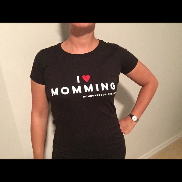 NWT I ❤️ Momming Black Fitted Tee - Picture 2 of 3
