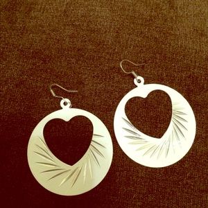 White 💎💞 heart earrings