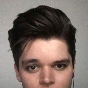 Meet your Posher, Levi