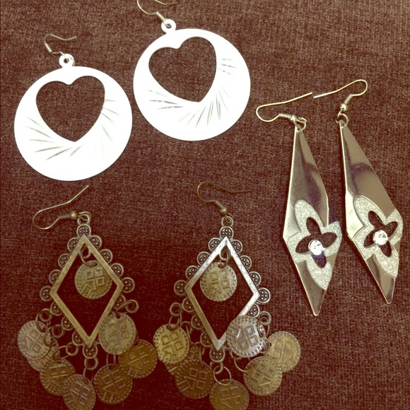 Bundle of three chic earrings