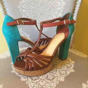 🌷🌷Gianni Bini Platform Suede and Leather Sandals