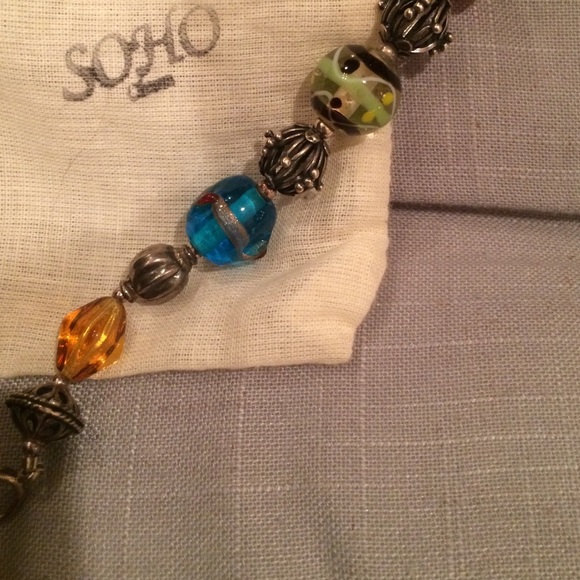 Glass bead custom bracelet with toggle closure - Picture 2 of 3