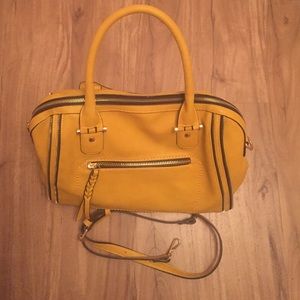 Zipper handbag with shoulder strap. NEW