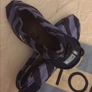 TOMS shoes