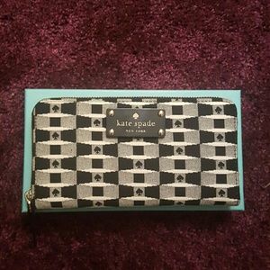 Kate Spade Signature Lacey Wallet **FINAL PRICE**