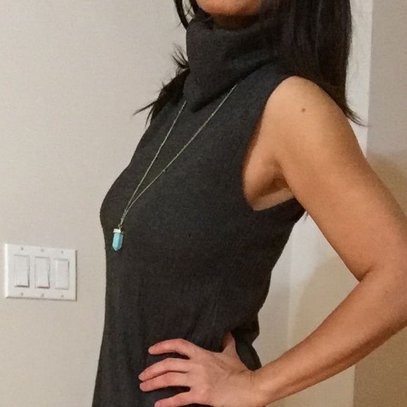 Clearance !!LAST ONE‼️Ribbed gray cowl neck  tunic - Picture 2 of 4