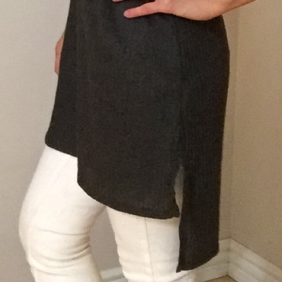 Clearance !!LAST ONE‼️Ribbed gray cowl neck  tunic - Picture 3 of 4