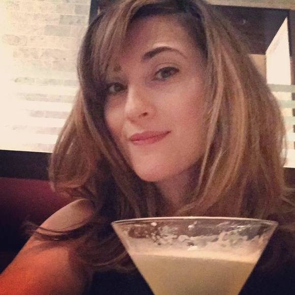 Meet your Posher, Julia - Picture 3 of 6