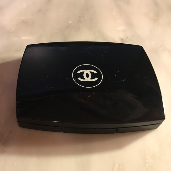 Chanel Double Perfection Lumiere in No. 22