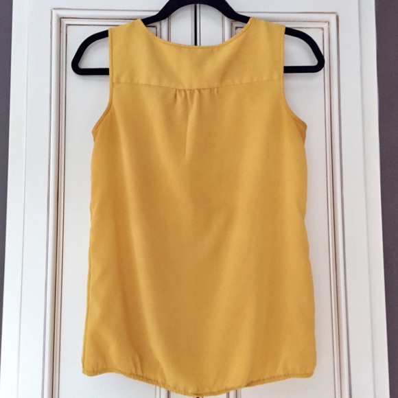 Pleated bubble hem shell - Picture 4 of 4