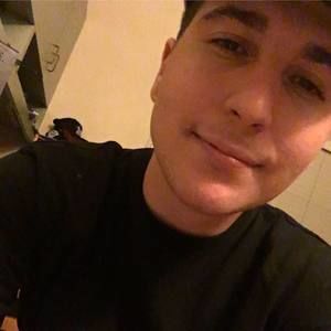 Meet your Posher, Lee