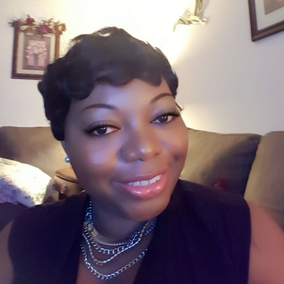 Meet your Posher, Nekeisha