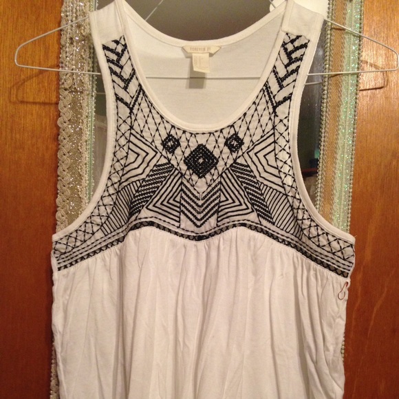 Forever 21 White & Black Embroidered Summer Top - Picture 2 of 4