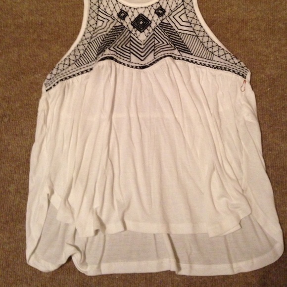 Forever 21 White & Black Embroidered Summer Top - Picture 3 of 4