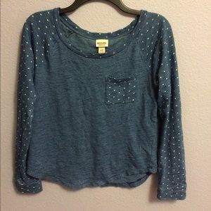 Long sleeved spotted blue tee