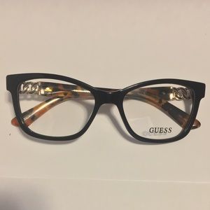 GUESS Eyeglasses GU2492