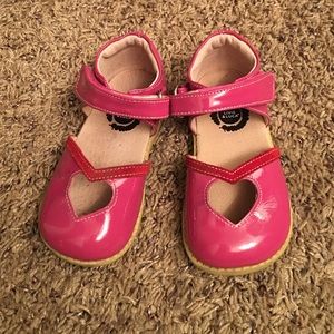 Livie & Luca sweetheart shoes 8t