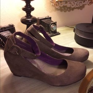 Cl by Laundry wedge pumps