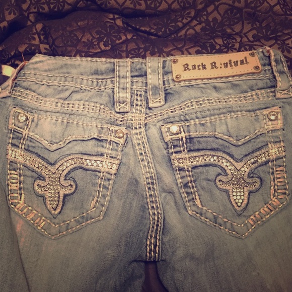 Buckle rock revival very worn jeans
