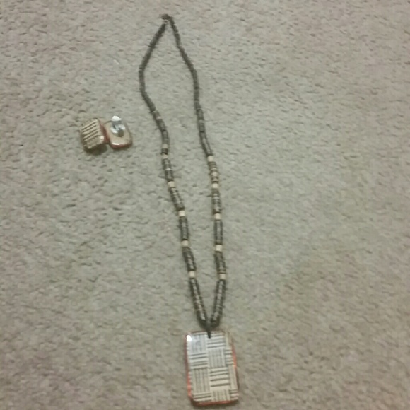Jewelry - Picture 2 of 4