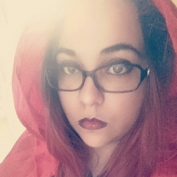 Meet your Posher, Christina - Picture 1 of 1