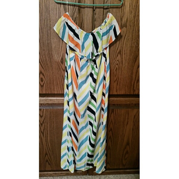 Chevron strapless dress. Size small - Picture 1 of 1
