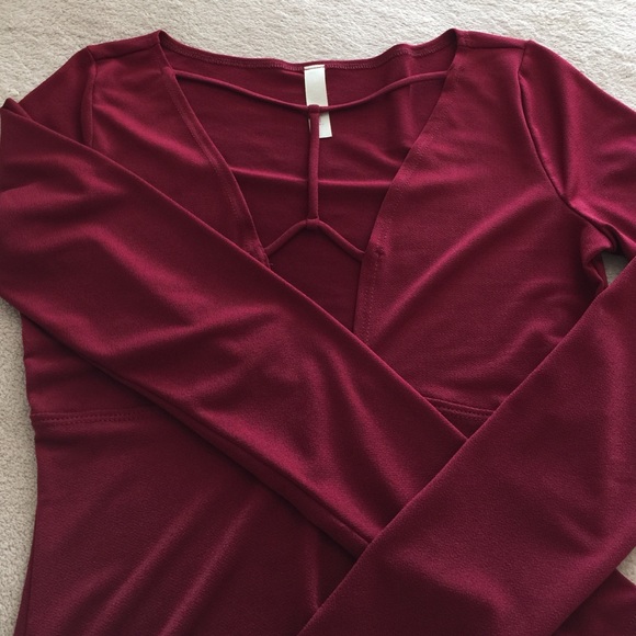 LAST ONE ‼️Medium Caged Edgy Burgundy top - Picture 3 of 3