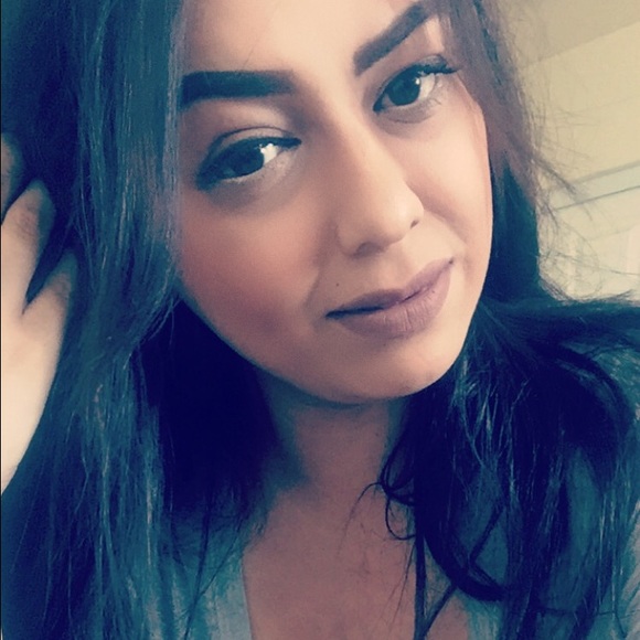 Meet your Posher, Estela - Picture 1 of 1