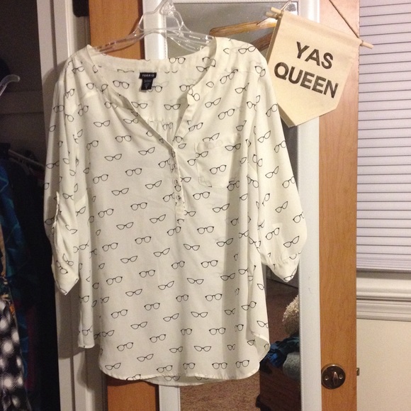 Torrid blouse size 2