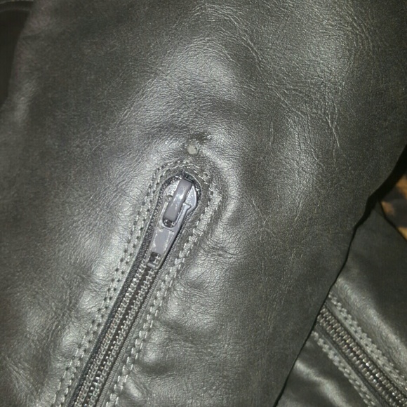 G by Guess gray knee high boots with 4" heels - Picture 4 of 4