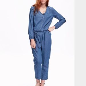 Old Navy denim Jumpsuit. Worn once. XXL