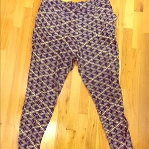 Old Navy patterned stretch pants