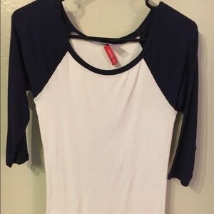 Baseball tee