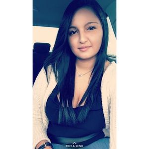 Meet your Posher, Elizabeth