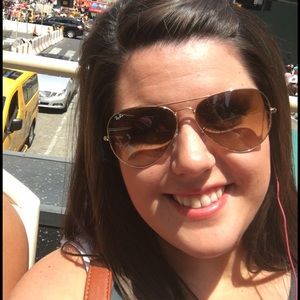 Meet your Posher, Brooke