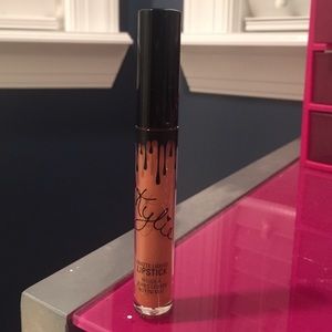 KYLIE MATTE LIQUID LIPSTICK
