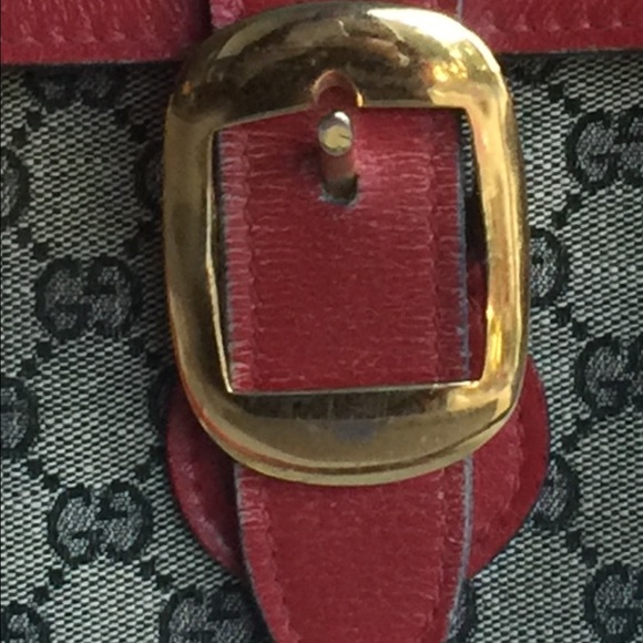 SOLD— Gucci authentic classic bag