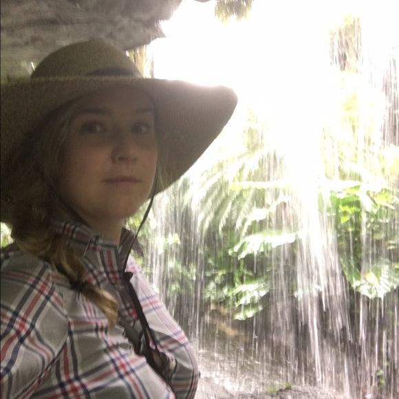 Meet your Posher, Page - Picture 1 of 1