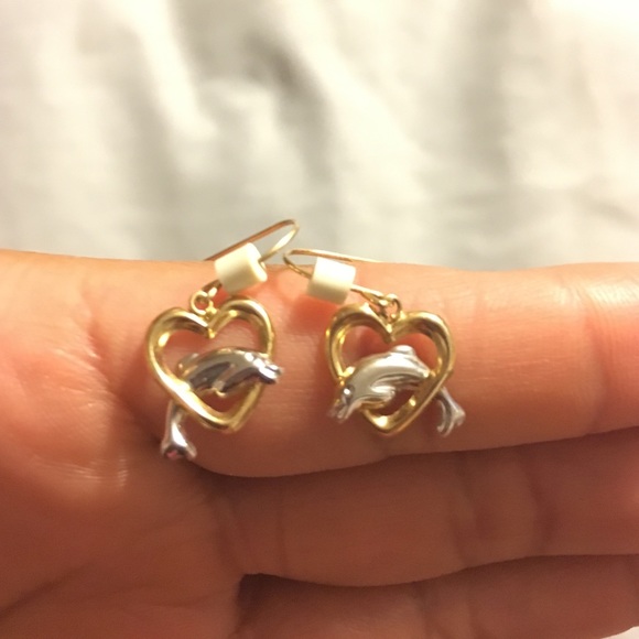 Earring - Picture 2 of 3