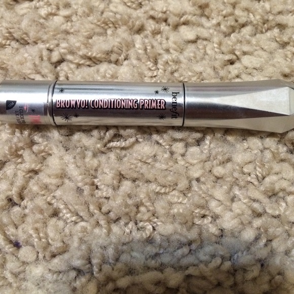 Benefit's nutrient rich eyebrow primer
