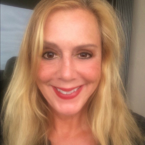 Meet your Posher, Beverly - Picture 2 of 2