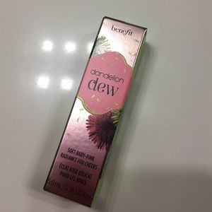 BNWT Benefit Dandelion Dew